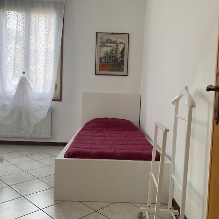 Little And Cozy Flat Near Venice Marghera Exterior photo